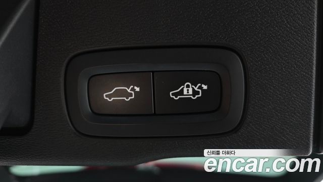 Volvo XC60 2021 — photo 26