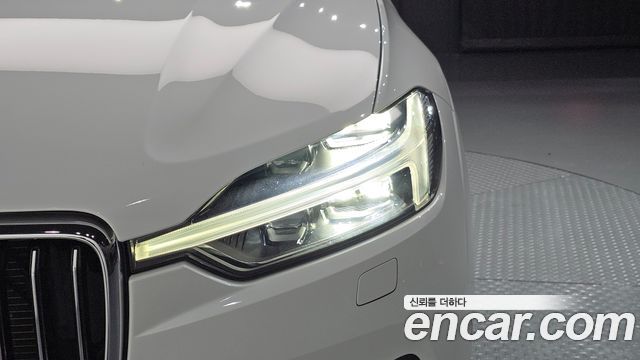 Volvo XC60 2021 — photo 8