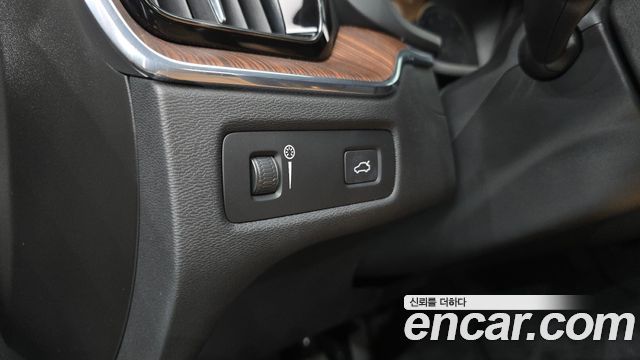 Volvo XC60 2021 — photo 28