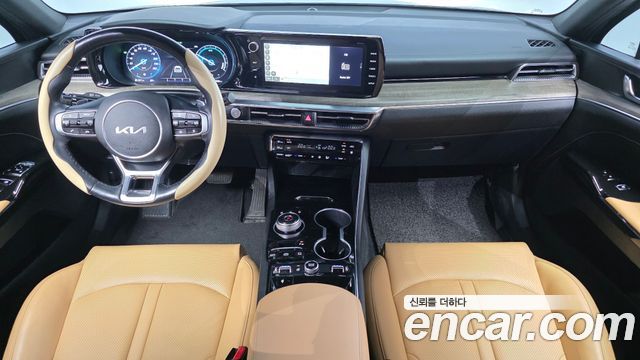 Kia K5 2023 — photo 10
