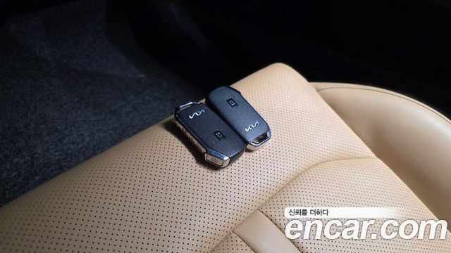 Kia K5 2023 — photo 23