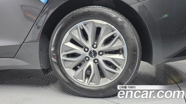 Kia K5 2023 — photo 7