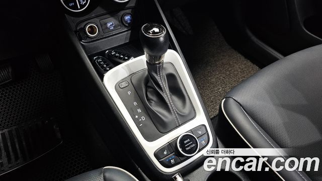 Hyundai Venue 2021 — photo 12