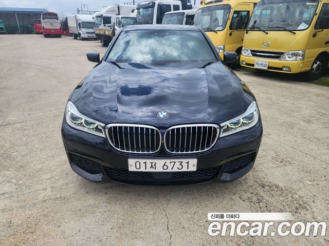 BMW 7-Series 2018 — photo 2