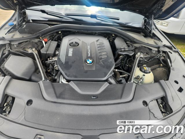 BMW 7-Series 2018 — photo 17