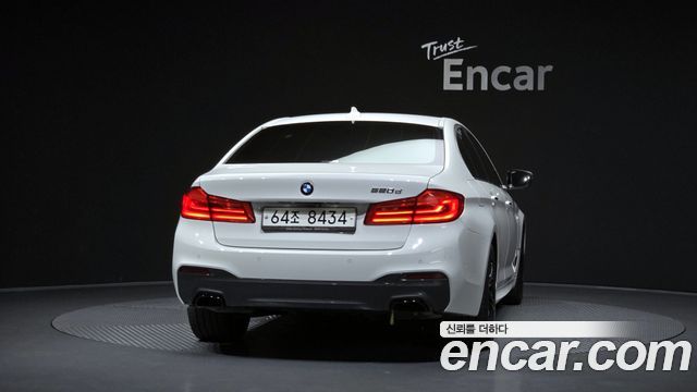 BMW 5-Series 2018 — photo 4