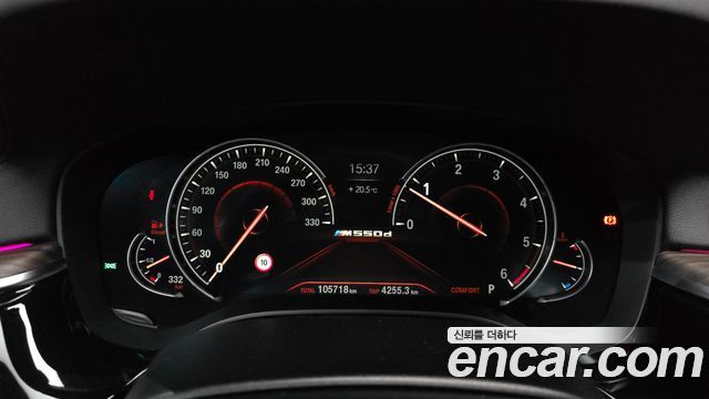 BMW 5-Series 2018 — photo 11