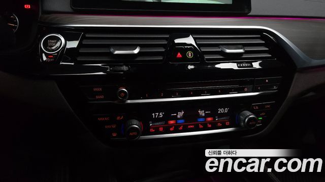 BMW 5-Series 2018 — photo 25