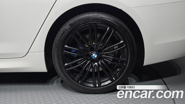 BMW 5-Series 2018 — photo 7