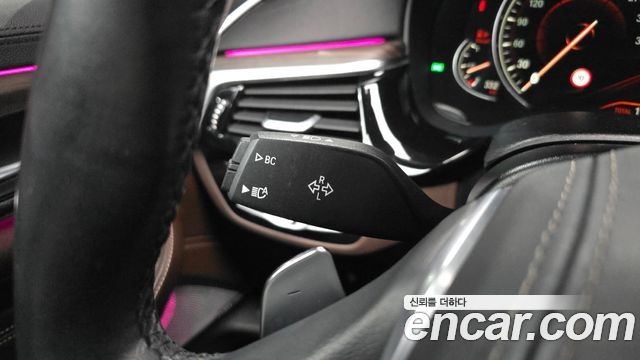 BMW 5-Series 2018 — photo 29