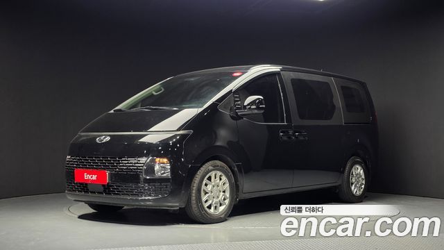 Hyundai Staria 2023 — photo 1