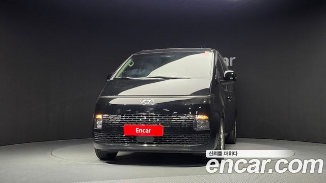 Hyundai Staria 2023 — photo 3