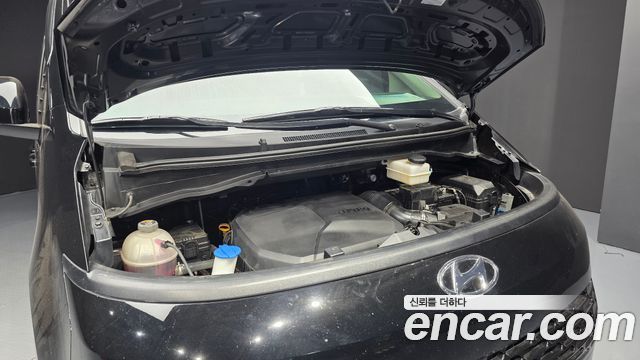 Hyundai Staria 2023 — photo 6