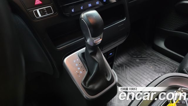 Hyundai Staria 2023 — photo 12
