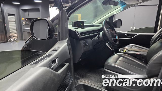 Hyundai Staria 2023 — photo 13