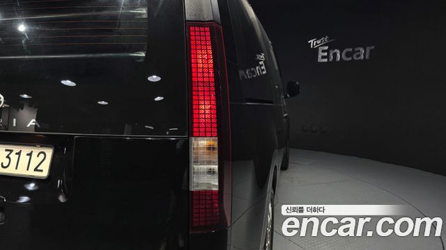 Hyundai Staria 2023 — photo 9
