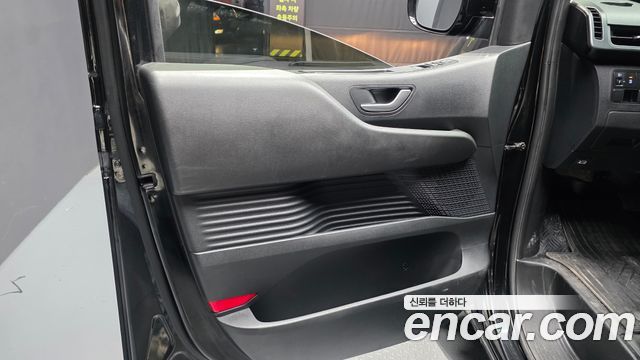 Hyundai Staria 2023 — photo 15