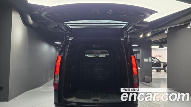Hyundai Staria 2023 — photo 32