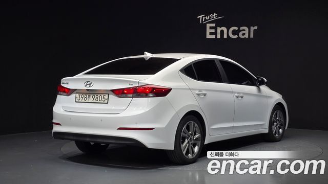 Hyundai AVANTE 2018 — photo 2