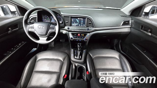 Hyundai AVANTE 2018 — photo 7