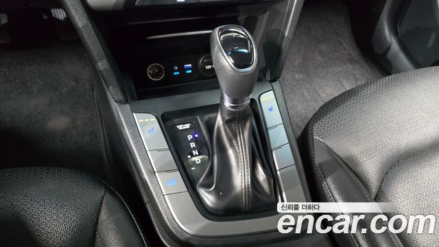 Hyundai AVANTE 2018 — photo 9