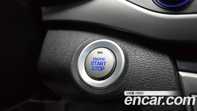 Hyundai AVANTE 2018 — photo 13