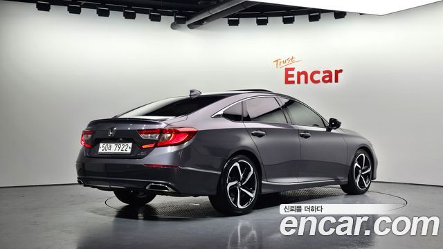 Honda Accord 2018 — photo 2