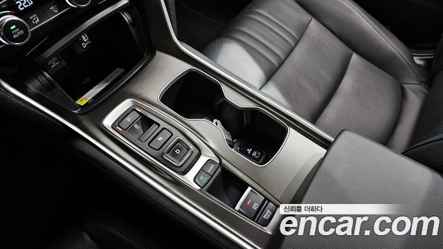 Honda Accord 2018 — photo 12