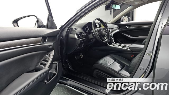 Honda Accord 2018 — photo 13