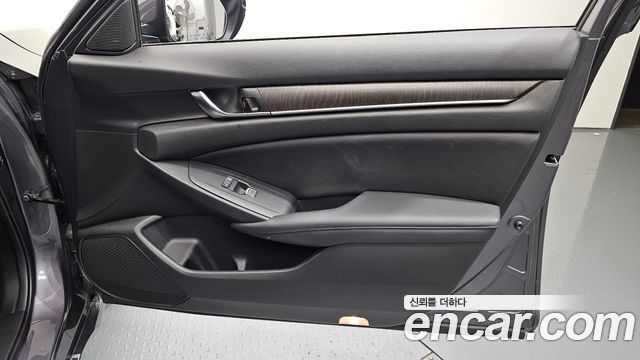 Honda Accord 2018 — photo 14
