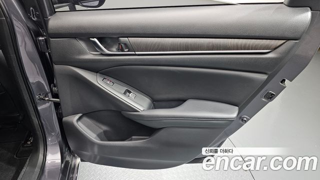 Honda Accord 2018 — photo 15