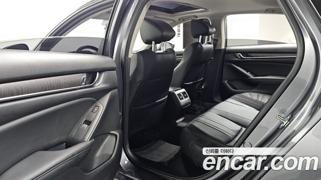 Honda Accord 2018 — photo 16