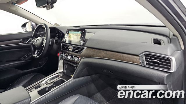 Honda Accord 2018 — photo 30