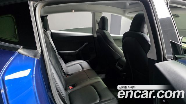 Tesla Model Y 2021 — photo 17