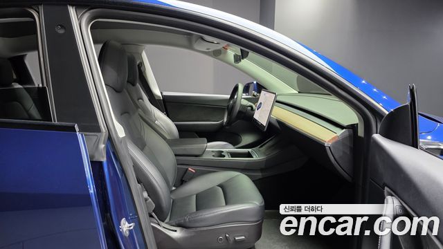 Tesla Model Y 2021 — photo 18