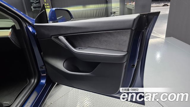 Tesla Model Y 2021 — photo 14