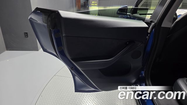 Tesla Model Y 2021 — photo 15