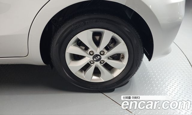 Kia pride 2015 — photo 7