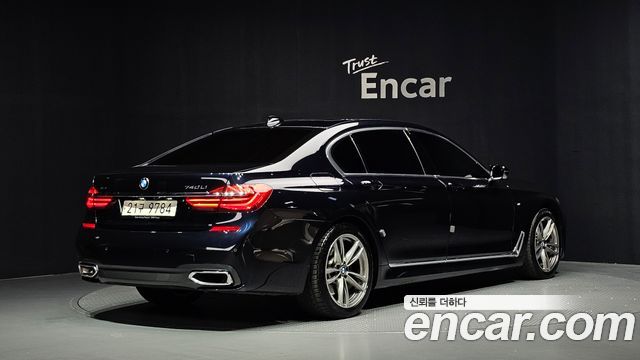 BMW 7-Series 2018 — photo 2