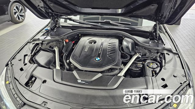 BMW 7-Series 2018 — photo 6