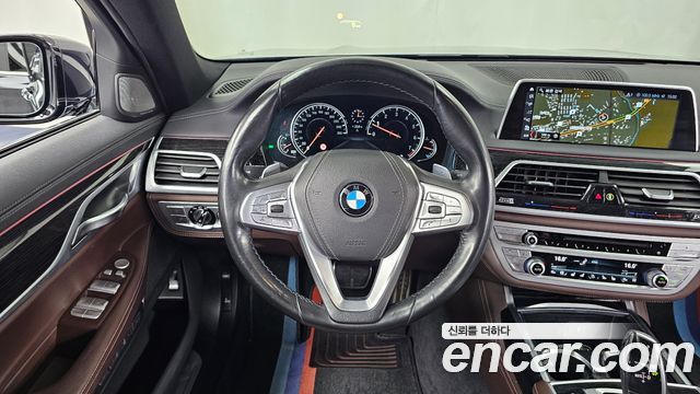 BMW 7-Series 2018 — photo 19