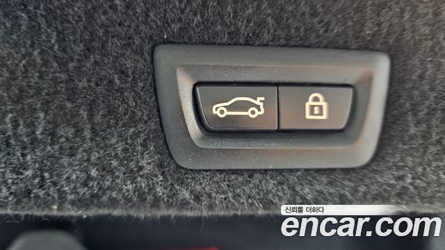 BMW 7-Series 2018 — photo 24