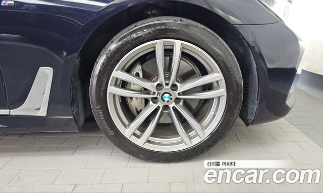 BMW 7-Series 2018 — photo 7