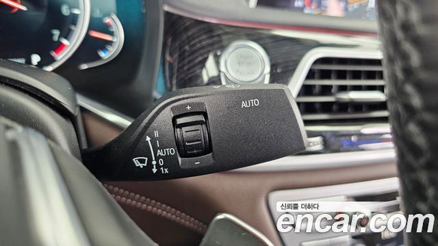 BMW 7-Series 2018 — photo 29