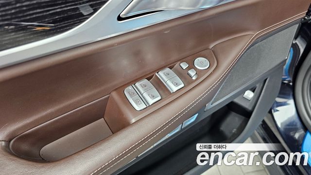 BMW 7-Series 2018 — photo 37