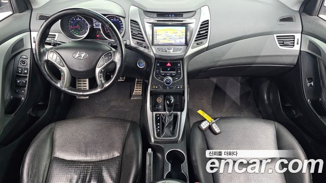 Hyundai AVANTE 2014 — photo 10