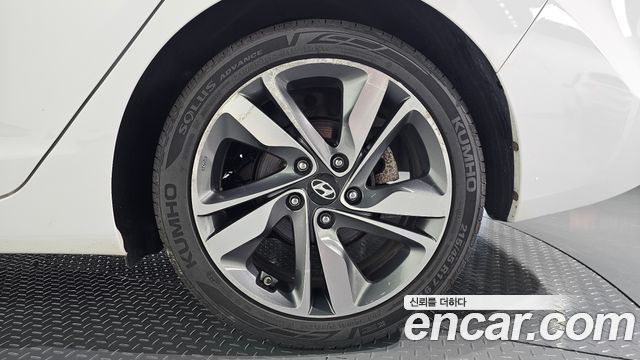 Hyundai AVANTE 2014 — photo 7