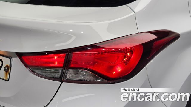 Hyundai AVANTE 2014 — photo 9
