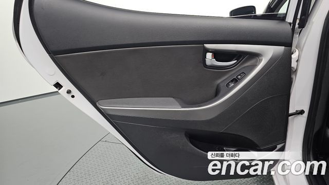 Hyundai AVANTE 2014 — photo 15