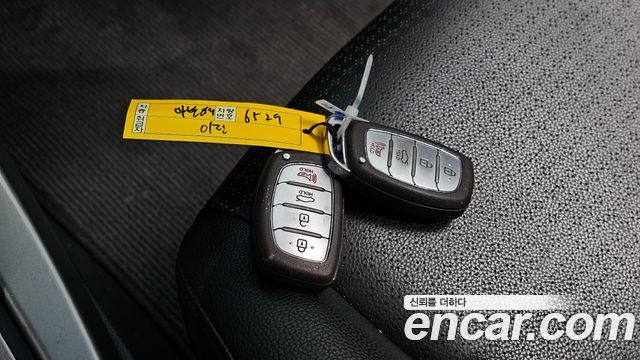 Hyundai AVANTE 2014 — photo 28